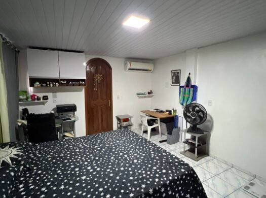 Casa duplex com 10 quartos | Venda no Parque 10, Manaus AM