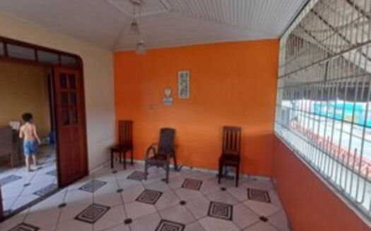 Casa de 5 quartos sendo 4 suítes para locação em flores Manaus AM