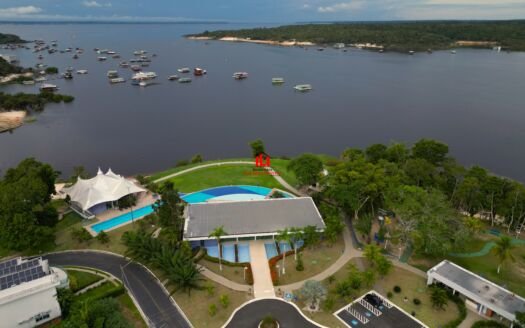 Marina Rio Belo Casa térrea com 2 suítes, quintal amplo, Condomínio conta com Marina e área de Lazer as margens do Rio, venda na Ponta Negra, Manaus AM.