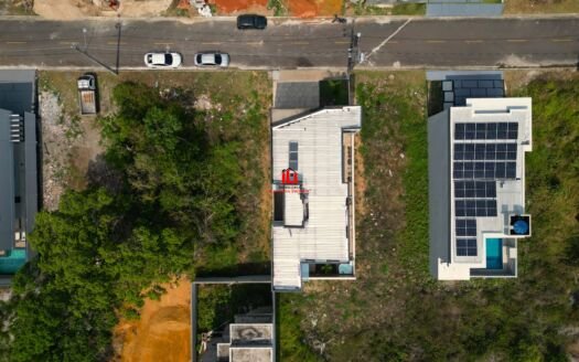 Vivenda das Marinas Casa Duplex com 3 quartos, Hidro no Quintal, conta com acesso para a Praia. a venda na Ponta Negra, Manaus AM.