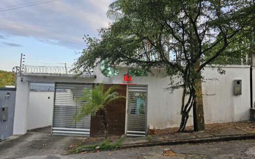 Residencial Tarumã Casa térrea com 3 suítes/semi | Piscina com hidro e iluminação, 300, Piscina com cascata, Churrasqueira com coifa inox, a venda no bairro tarumã, Manaus – AM