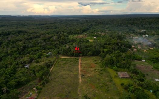 Sítio no Rio Preto da Eva à 5 minutos da cidade, Terreno com 54.720m², Sitio com vacas leiteiras, a venda no Municipio Rio Pretp da Eva, AM