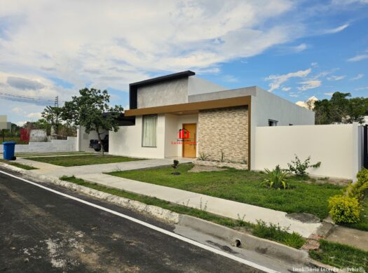Marina Rio Belo | Casa térrea com 2 suítes e quintal amplo VENDA na Ponta Negra; Manaus AM